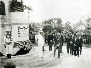 Le dévoilement du monument aux morts, Port of Spain, Trinidad, 1920 - English Photographer